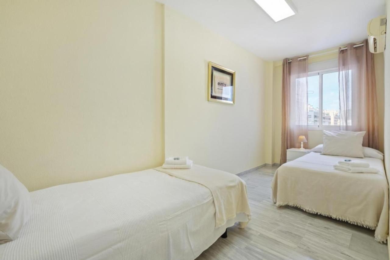 Apartamento En Calle Cuarteles De Dos Habitaciones مالقة المظهر الخارجي الصورة