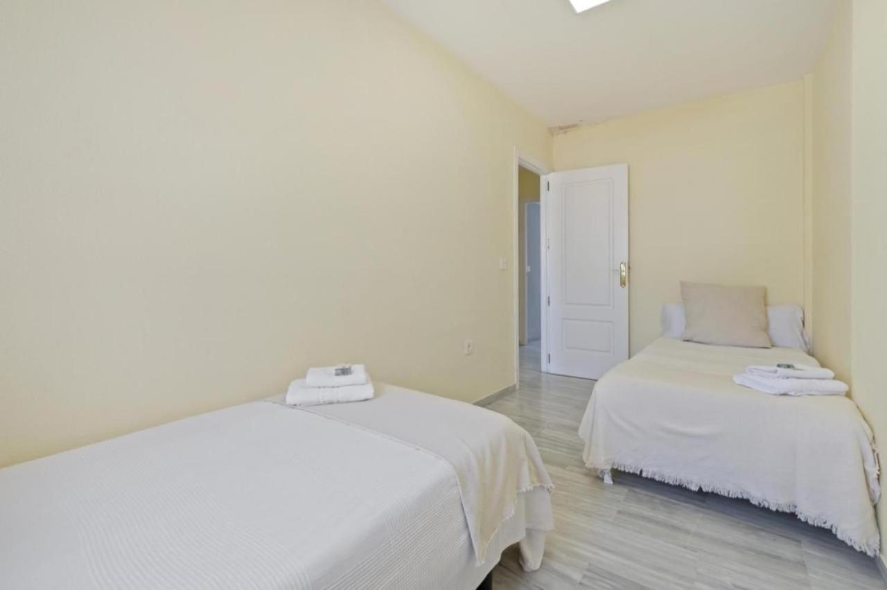 Apartamento En Calle Cuarteles De Dos Habitaciones مالقة المظهر الخارجي الصورة